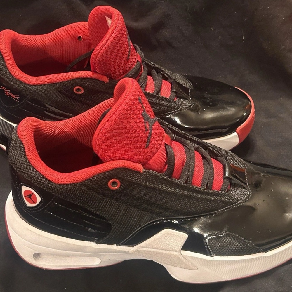 Nike Air Jordan Max Aura 6  Sneakers Bred/Black/Red/White, Size 6y FQ8297-006